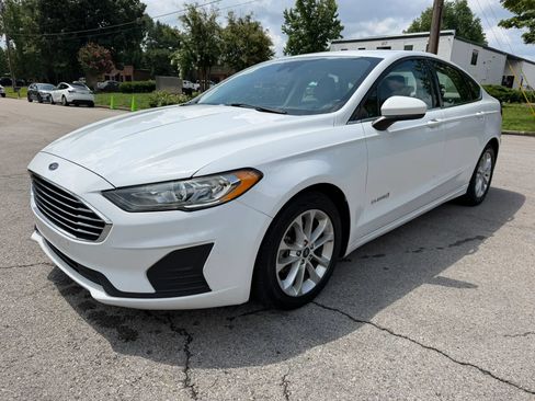 Used 2019 Ford Fusion SE FWD image 8