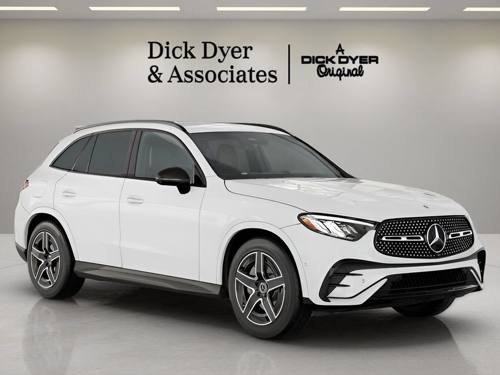 Used 2026 Mercedes-Benz GLC 300 image 3