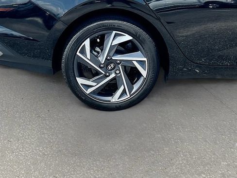 Used 2025 Hyundai Elantra Sport FWD image 25