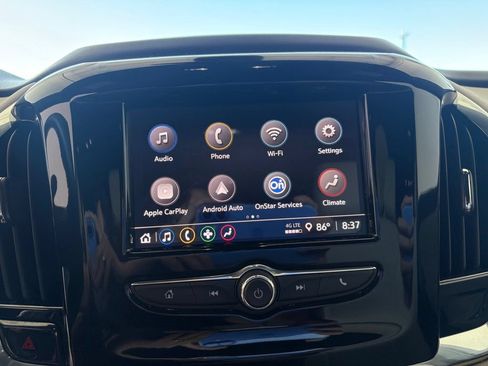 Used 2023 Chevrolet Traverse LS FWD image 8