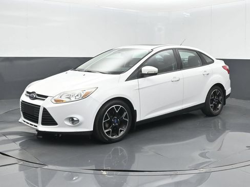 Used 2013 Ford Focus SE FWD image 1