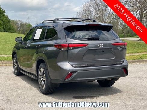 Used 2023 Toyota Highlander XLE image 5