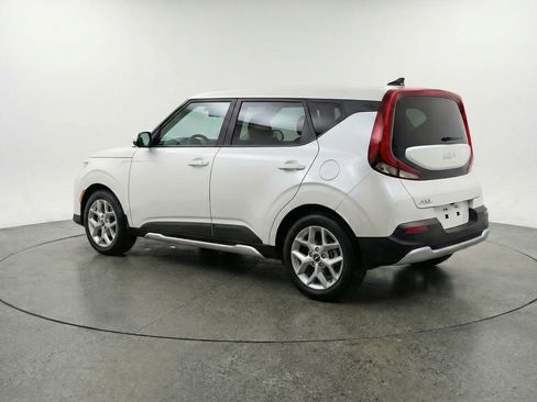 Used 2025 Kia Soul LX w/ LX Technology Package image 6
