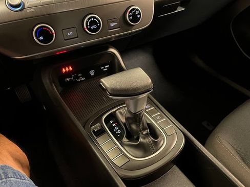 Used 2024 Hyundai Kona SE FWD image 30