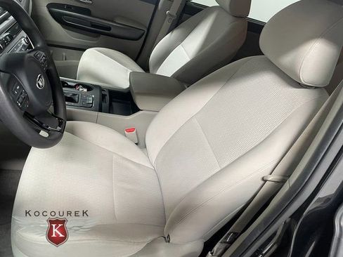 Used 2016 Kia Sedona LX w/ LX Convenience Package FWD image 13