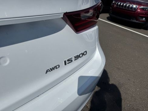 Used 2016 Lexus IS 300 AWD image 21