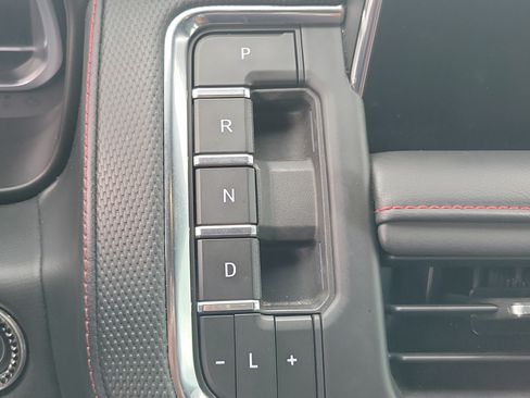 Used 2023 Chevrolet Suburban RST w/ Luxury Package RWD image 16