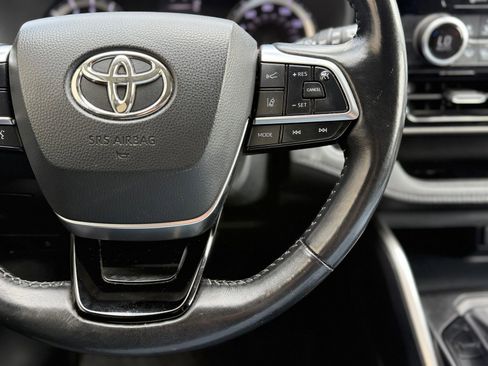 Used 2020 Toyota Highlander LE AWD/4WD image 27