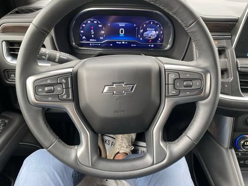 Used 2023 Chevrolet Tahoe Z71 w/ Luxury Package AWD/4WD image 16