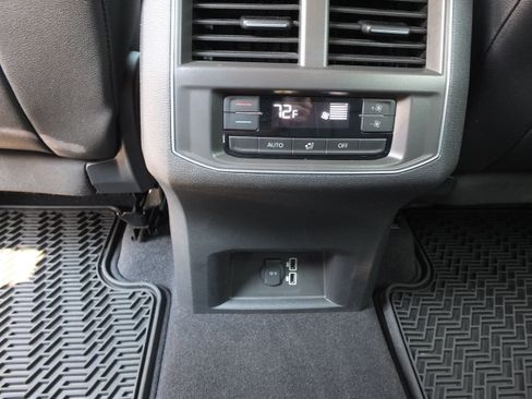Used 2019 Volkswagen Atlas SE FWD image 19