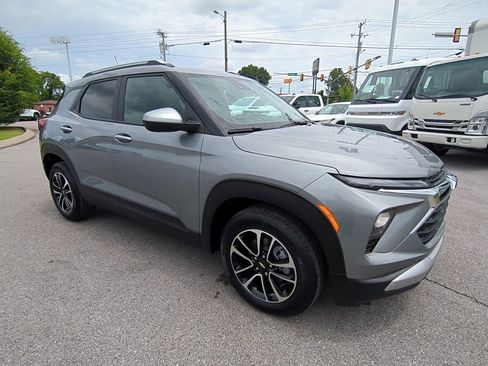 Used 2026 Chevrolet TrailBlazer LT w/ Driver Confidence Package image 2