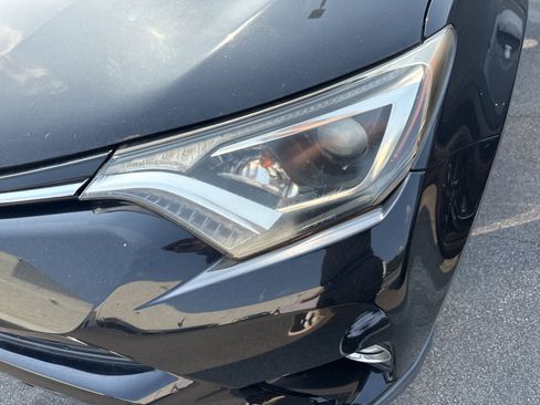 Used 2017 Toyota RAV4 XLE AWD/4WD image 47
