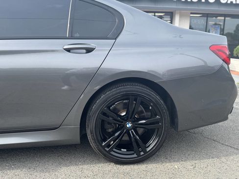 Used 2017 BMW 750i RWD image 29