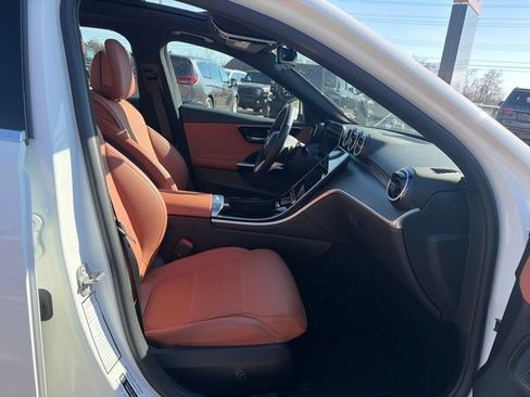 Used 2025 Mercedes-Benz C 300 4MATIC Sedan image 42