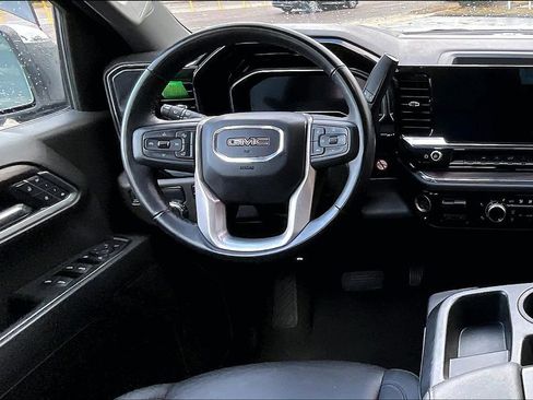 Used 2025 GMC Sierra 1500 SLT image 9