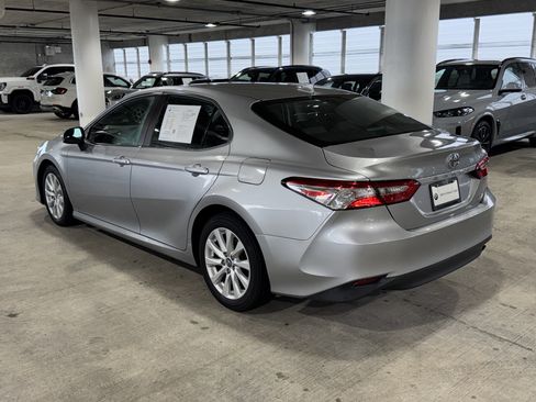 Used 2020 Toyota Camry LE FWD image 6
