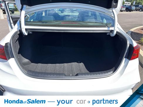Used 2024 Kia Forte LXS w/ LXS Technology Package FWD image 19