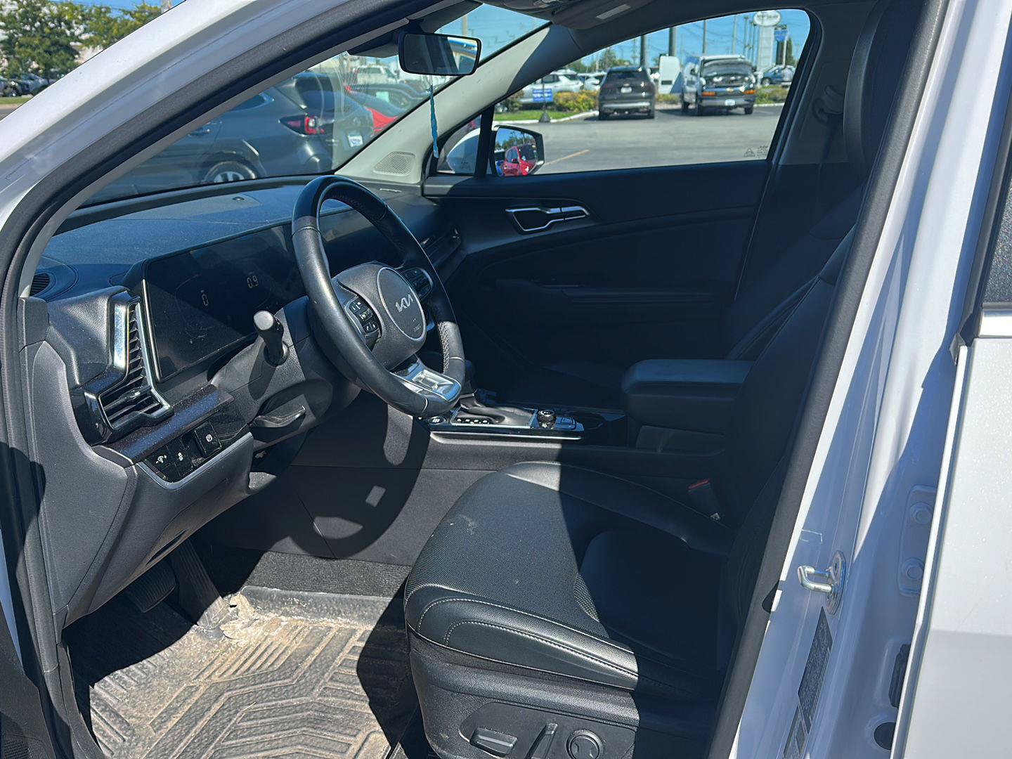 Used 2024 Kia Sportage EX AWD/4WD image 7