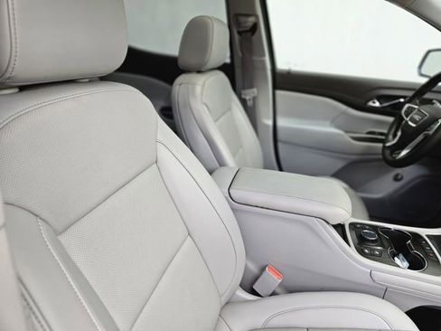 Used 2023 GMC Acadia SLT FWD image 13