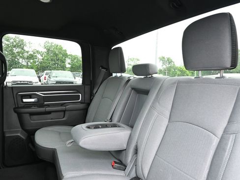 Used 2024 RAM 2500 Big Horn AWD/4WD image 32