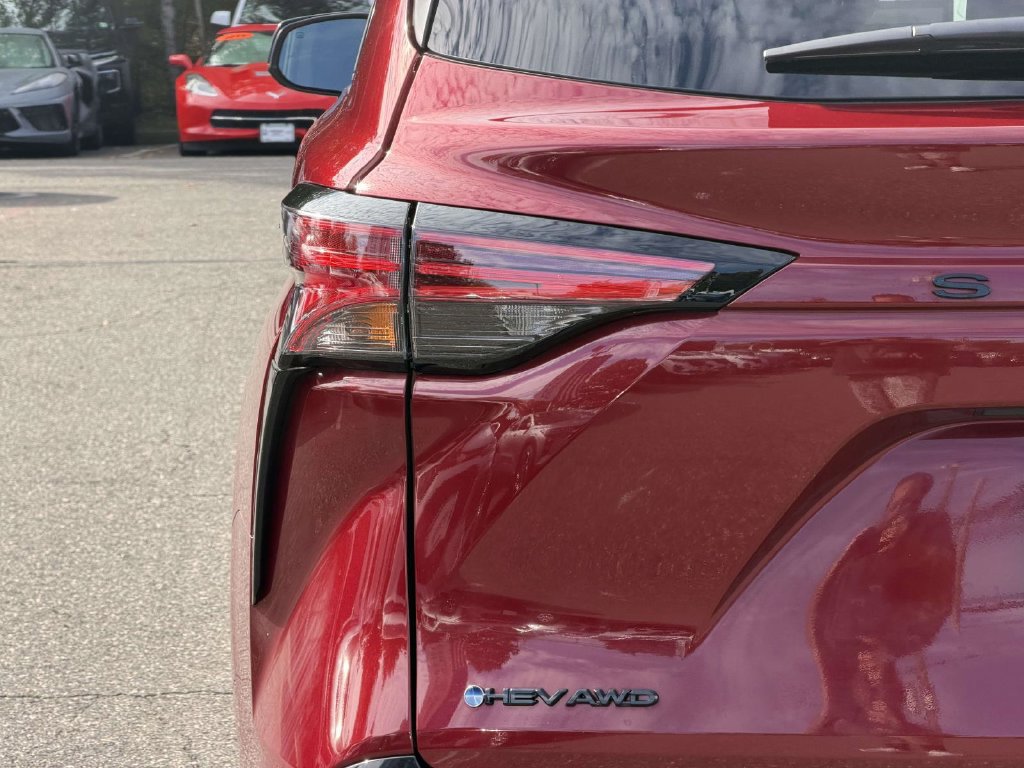 Used 2026 Toyota Sienna XSE AWD/4WD image 7