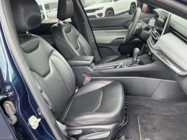 Used 2024 Jeep Compass Latitude AWD/4WD image 25