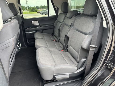 Used 2025 Ford Expedition Active AWD/4WD image 15