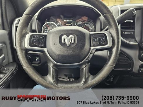 Used 2022 RAM 3500 Big Horn AWD/4WD image 19