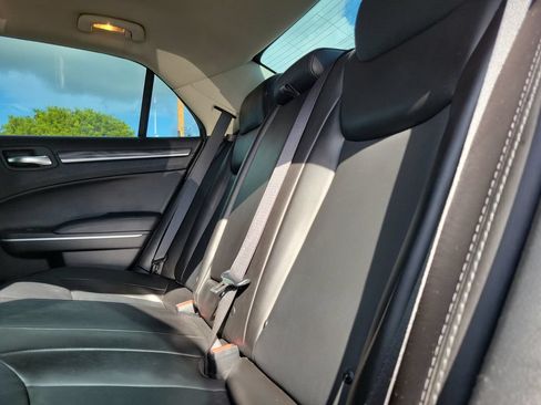 Used 2022 Chrysler 300 Touring L RWD image 13