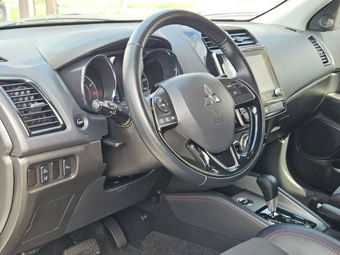 Used 2025 Mitsubishi Outlander Sport SE AWD/4WD image 13