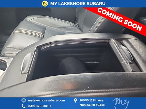 Used 2017 Toyota Highlander SE image 19