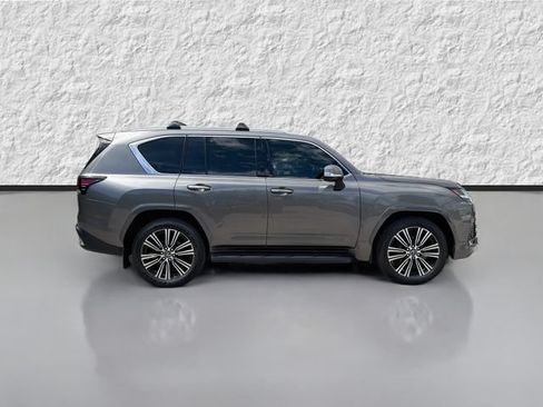 Used 2024 Lexus LX 600 4WD w/ Luxury Package image 2