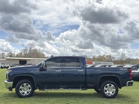 Used 2020 Chevrolet Silverado 2500 LTZ w/ LTZ Convenience Package image 11