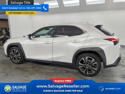 Used 2022 Lexus UX 200 w/ Accessory Package (Z1) FWD image 3