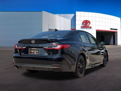 Used 2026 Toyota Camry SE FWD image 10