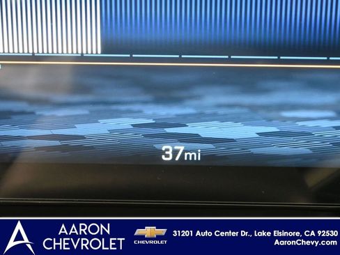 New 2025 Chevrolet Equinox EV LT w/ Convenience Package II image 30