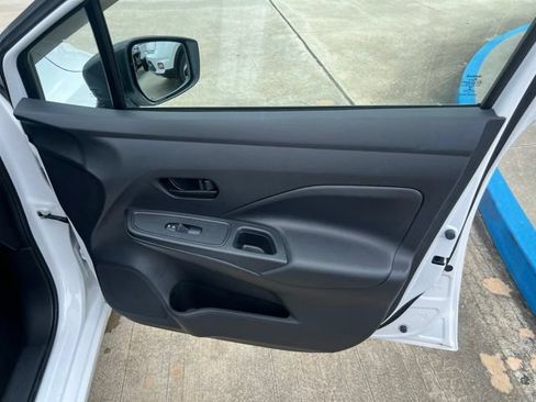 Used 2020 Nissan Versa S FWD image 16