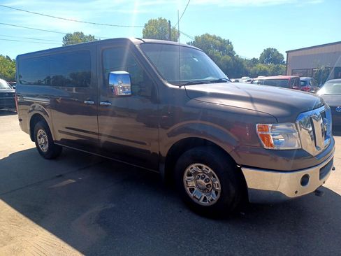 Used 2012 Nissan NV 3500 SL w/ Technology Pkg image 3