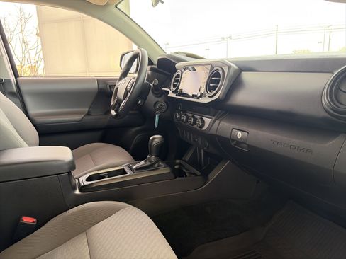 Certified 2020 Toyota Tacoma SR image 19