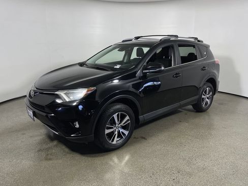 Used 2017 Toyota RAV4 XLE w/ Carpet Mat Package FWD image 7