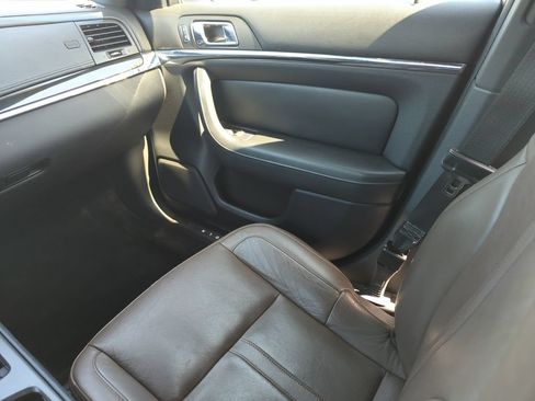 Used 2013 Lincoln MKS FWD image 26