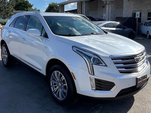 Used 2019 Cadillac XT5 Luxury FWD image 2