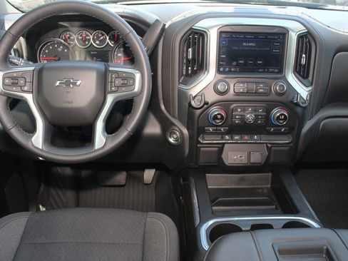 Used 2022 Chevrolet Silverado 1500 LT Trail Boss AWD/4WD image 18