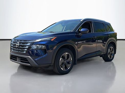 Used 2024 Nissan Rogue SV w/ SV Premium Package image 2