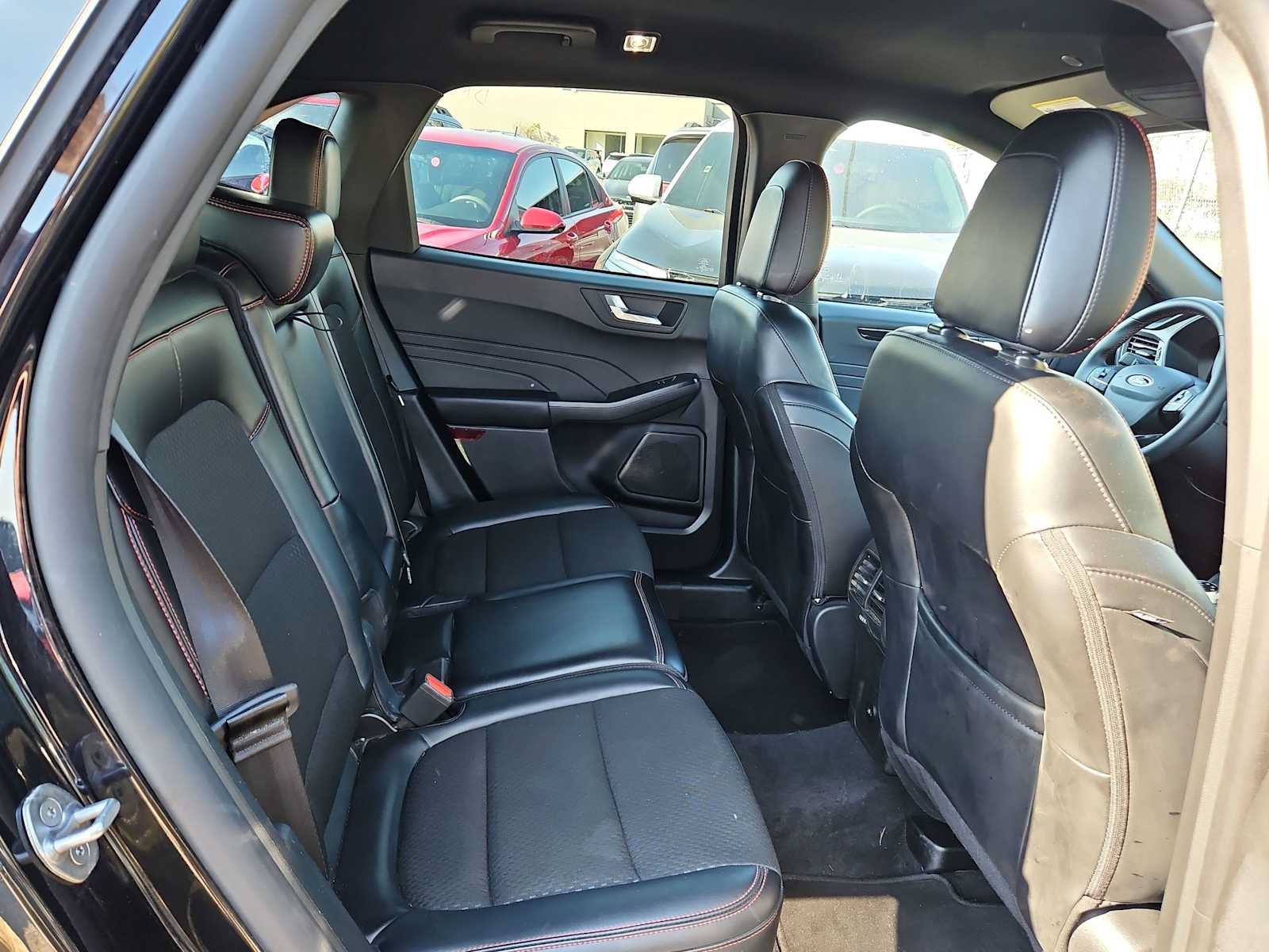 Used 2025 Ford Escape ST-Line FWD image 13