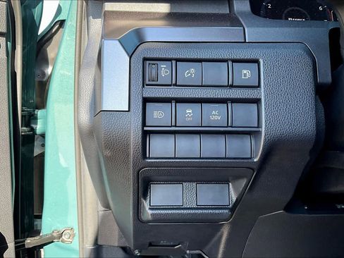 Used 2025 Toyota 4Runner TRD Off-Road AWD/4WD image 32