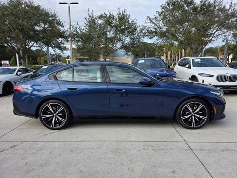 Used 2026 BMW 530i w/ M Sport Package image 3