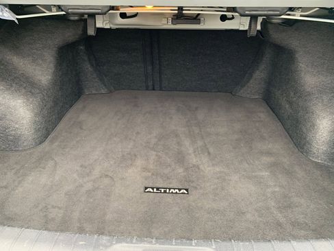 Used 2025 Nissan Altima 2.5 SV image 32