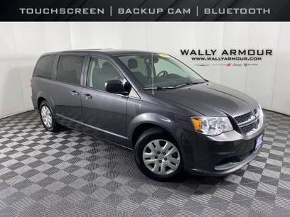 Used 2019 Dodge Grand Caravan SE w/ UConnect Hands-Free Group