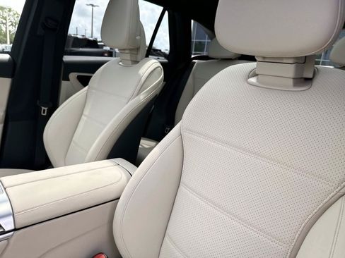 Used 2025 Mercedes-Benz GLC 300 image 22